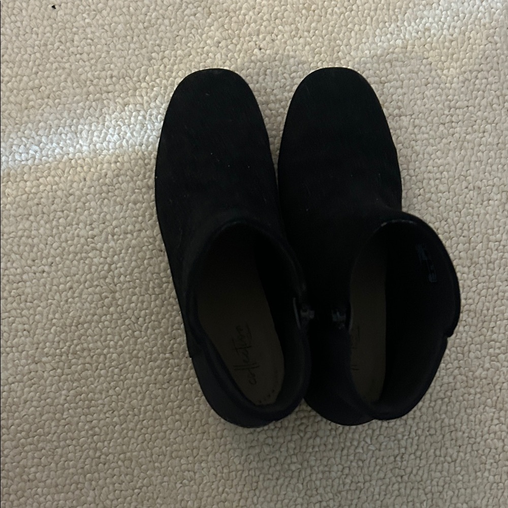 Clarks Black Suede Ankle Booties - Picture 2 of 5